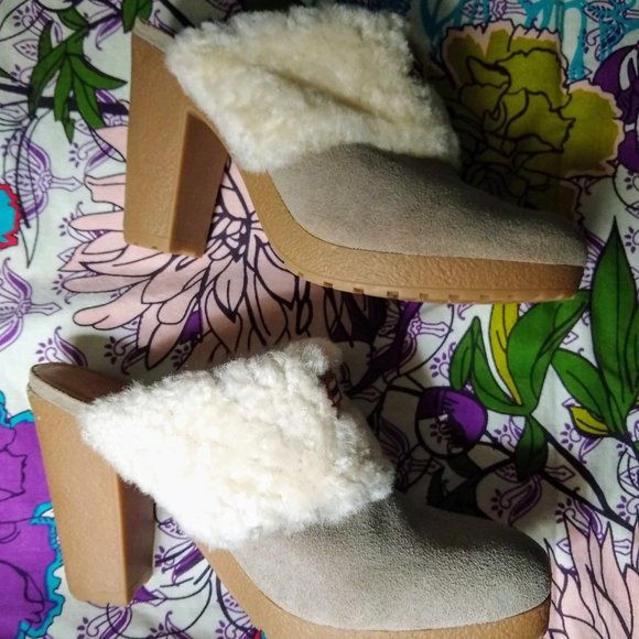 Hunter Suede Brunson Clogs - Picture 4 of 12